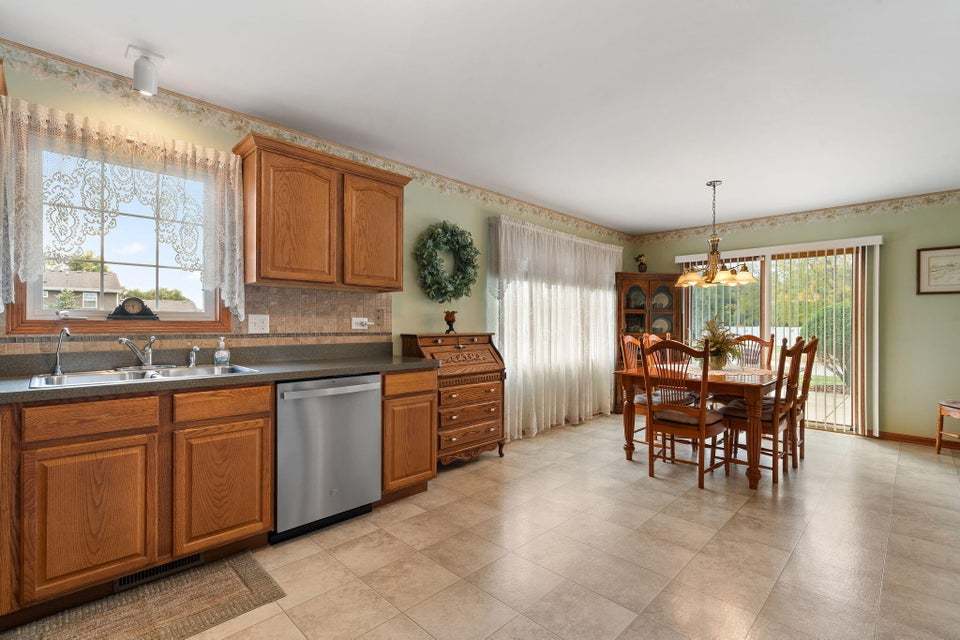 9501 W 135th Place, Cedar Lake, IN 46303