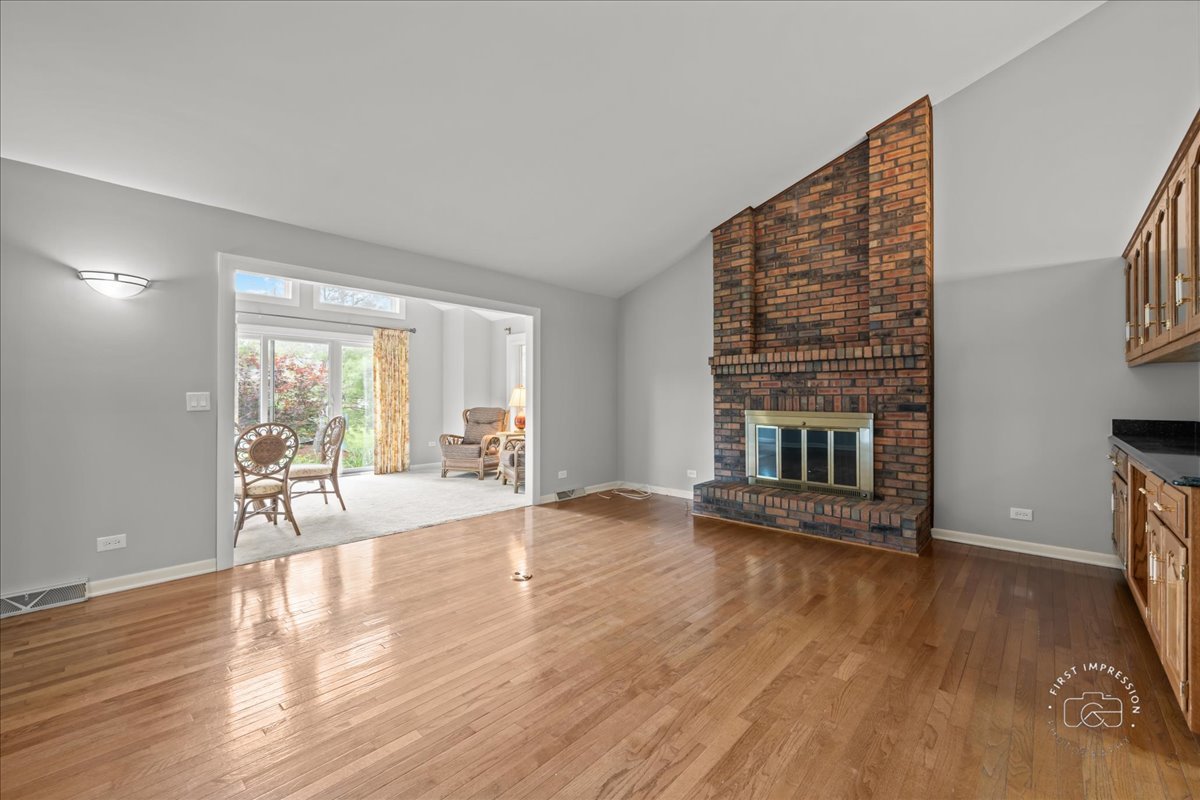 1105 W Bauer Road, Naperville, IL 60563