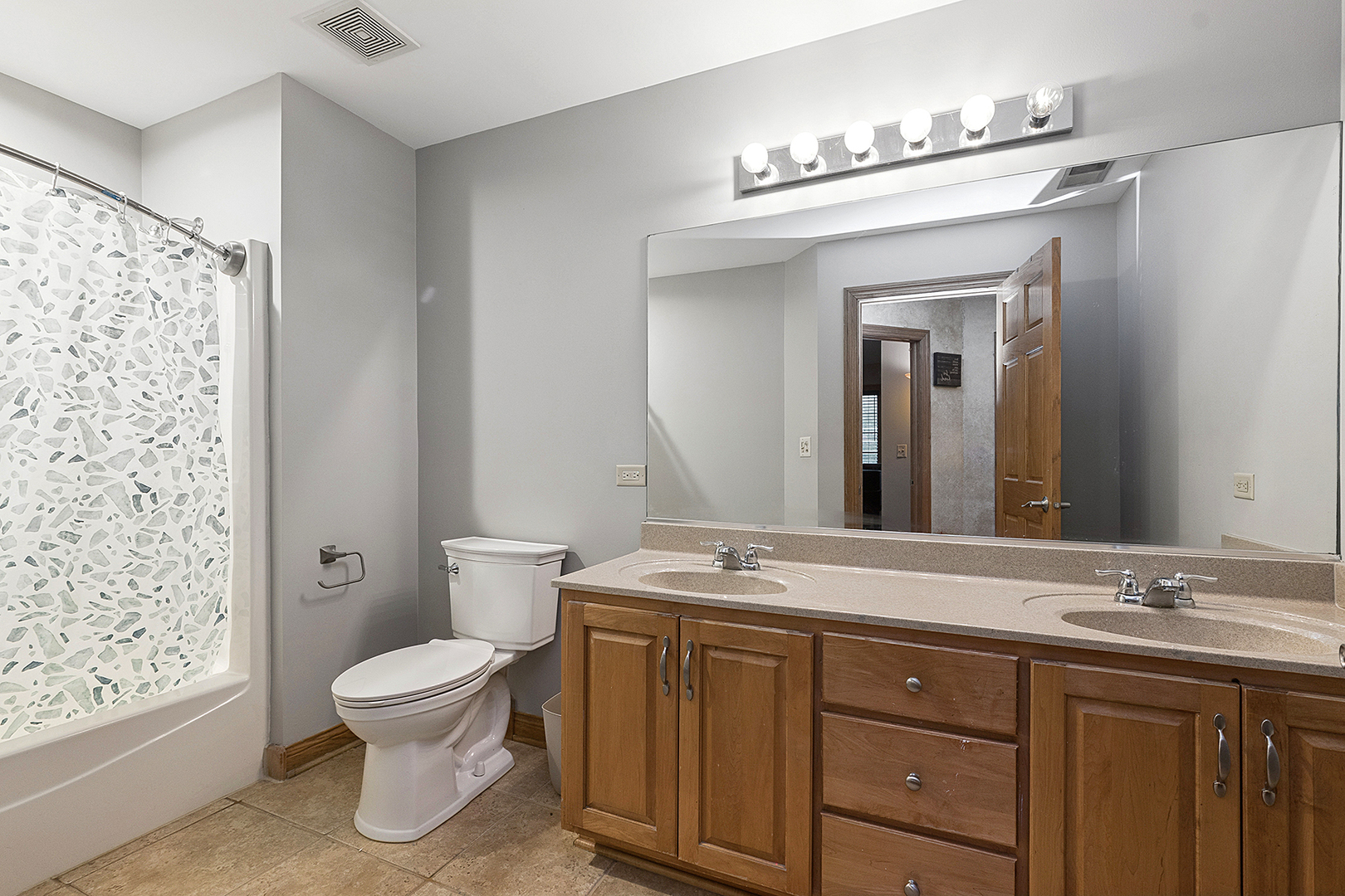 209 Linden Oaks Lane, New Lenox, IL 60451