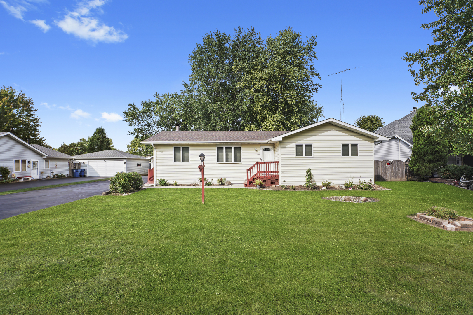 2419 Vesta Drive, Joliet, IL 60431