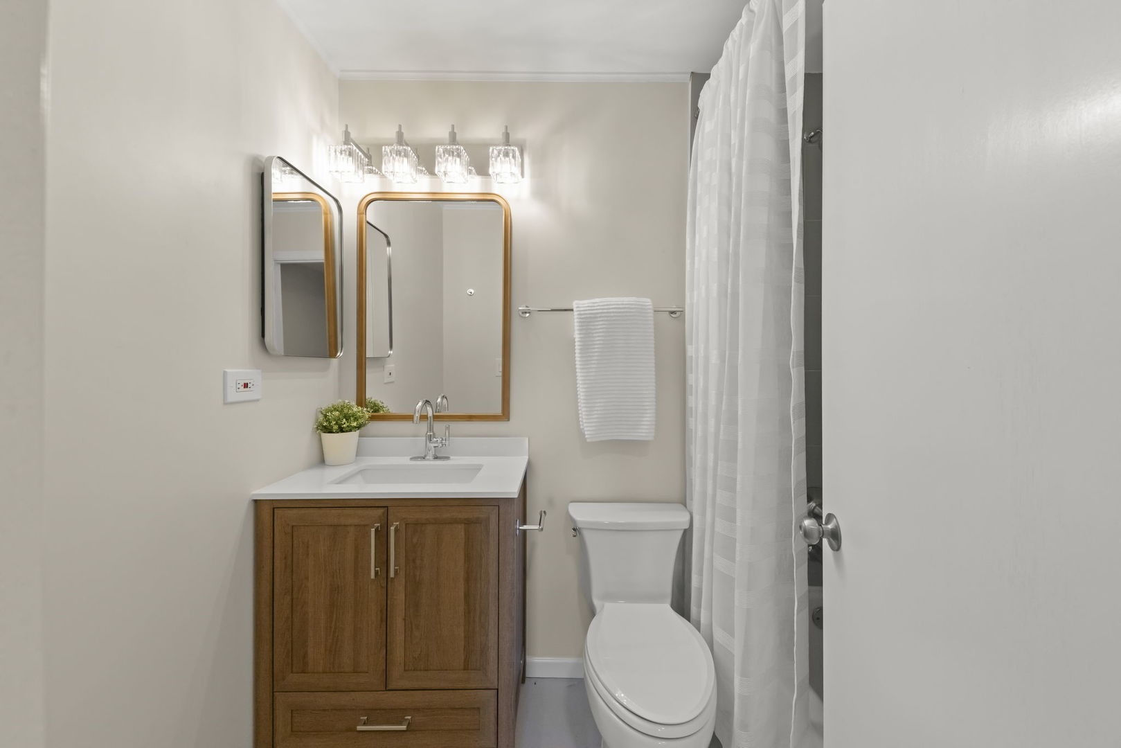 2235 Highfield Court, Aurora, IL 60504