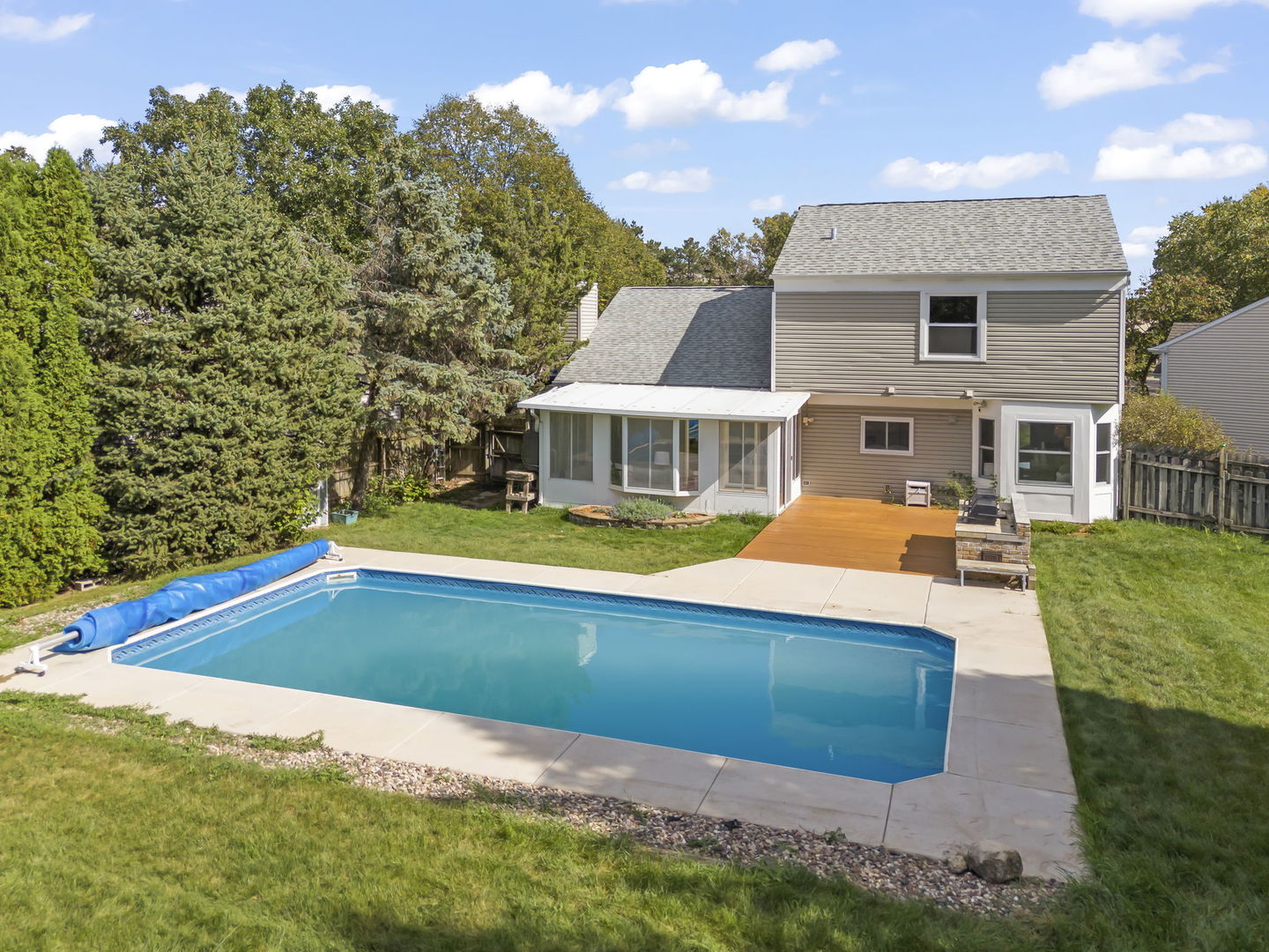 2235 Highfield Court, Aurora, IL 60504