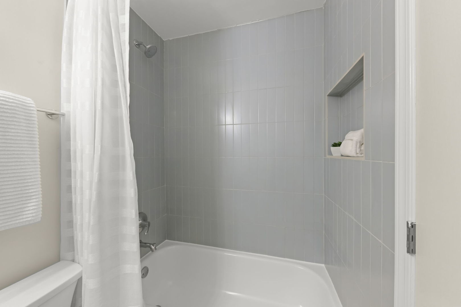 2235 Highfield Court, Aurora, IL 60504