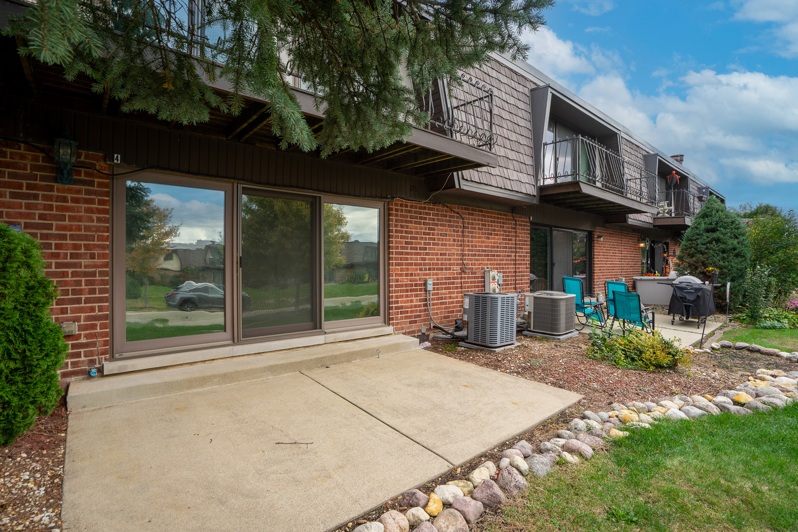 4 Cour La Salle Court, Palos Hills, IL 60465