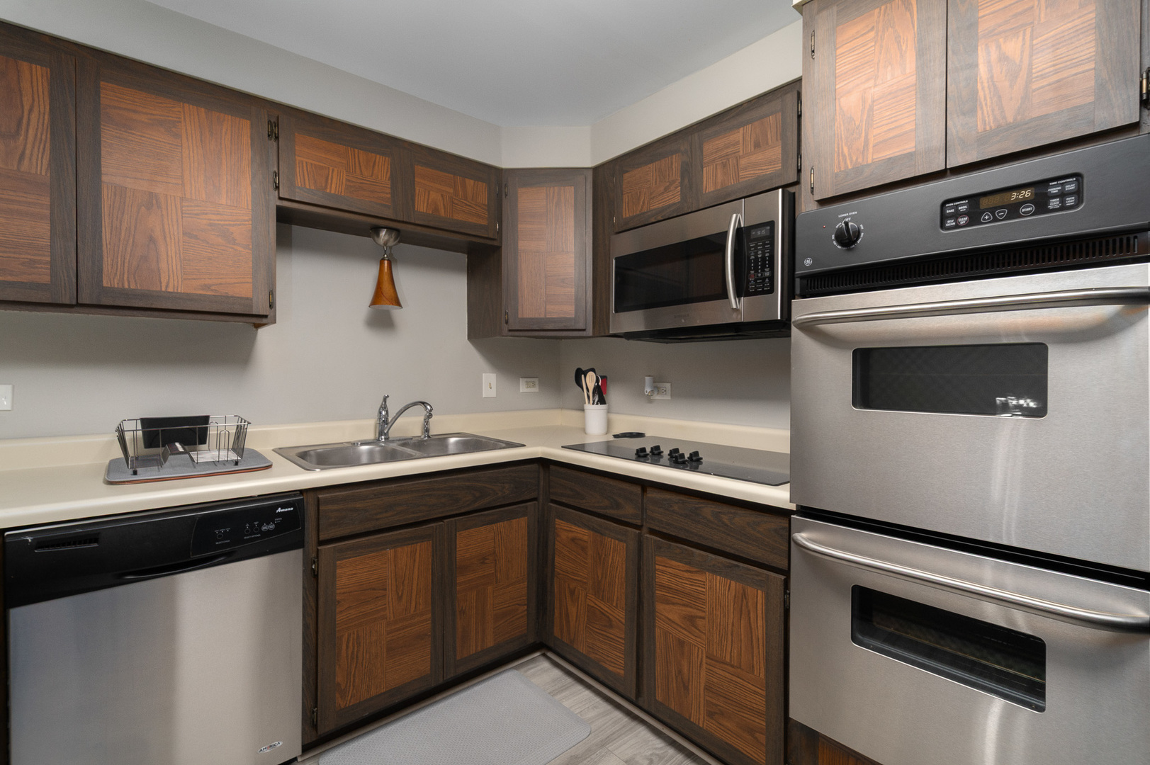 4 Cour La Salle Court, Palos Hills, IL 60465