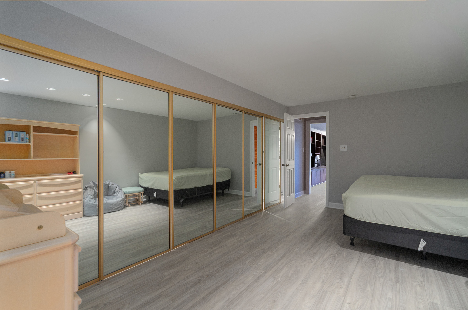 4 Cour La Salle Court, Palos Hills, IL 60465