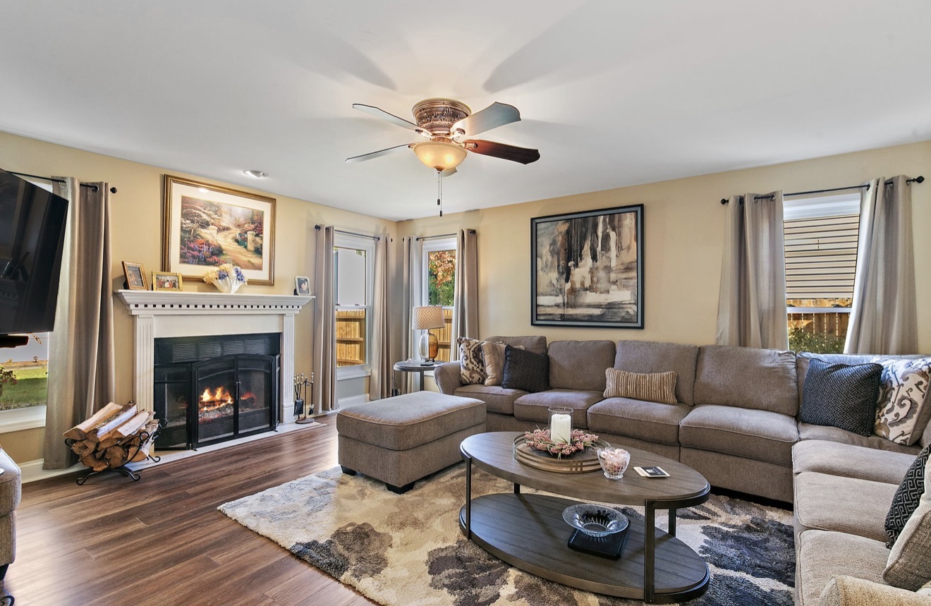 11612 Becky Lee, Huntley, IL 60142