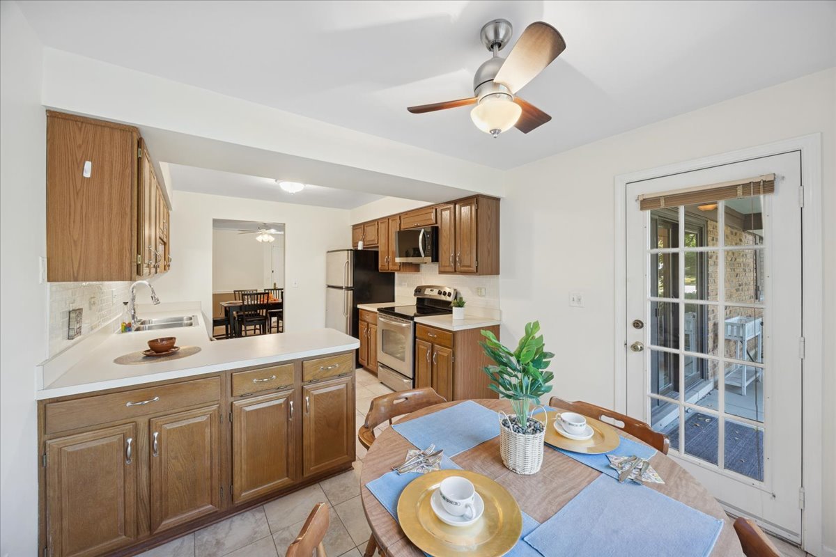 519 Banyon Lane #A, La Grange, IL 60525