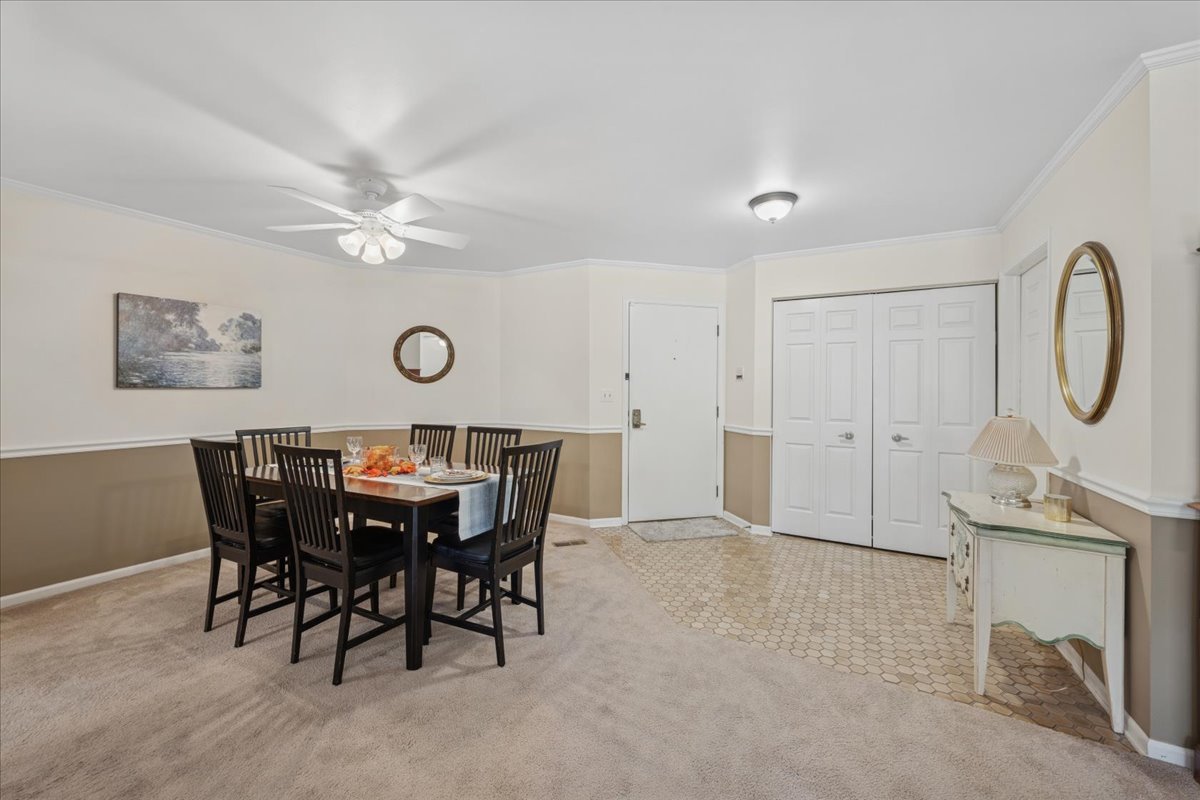 519 Banyon Lane #A, La Grange, IL 60525