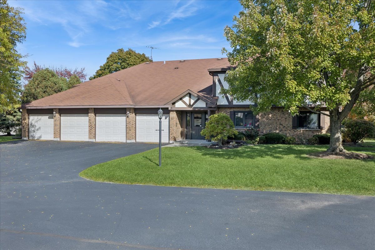 519 Banyon Lane #A, La Grange, IL 60525