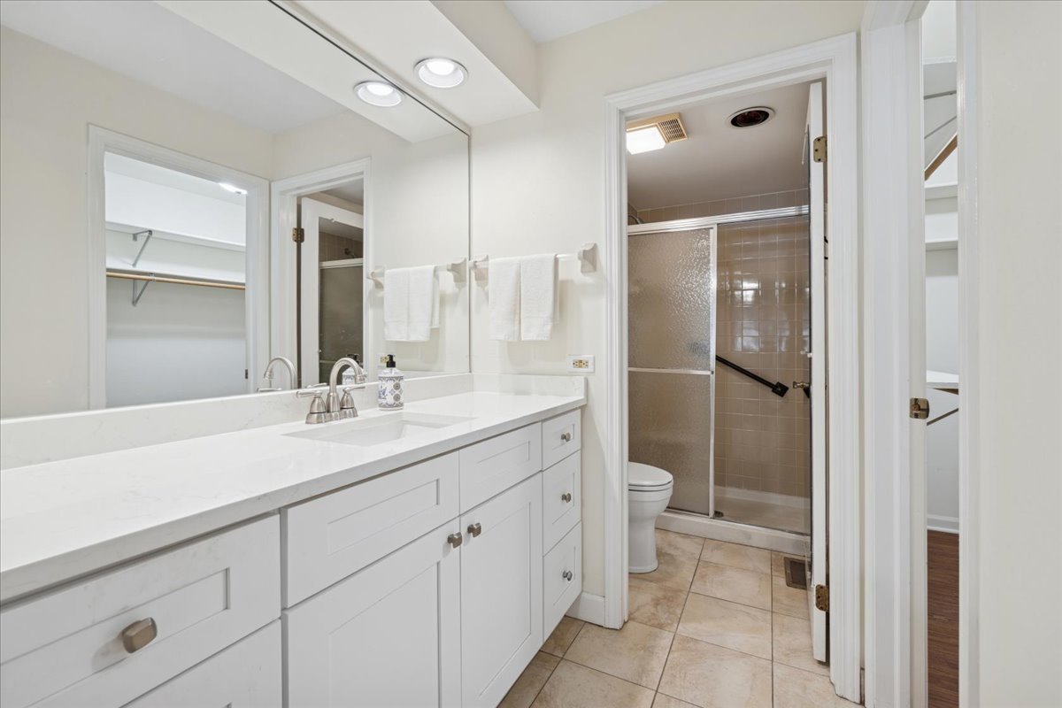 519 Banyon Lane #A, La Grange, IL 60525