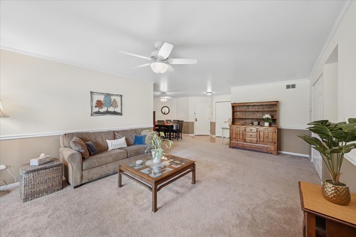 519 Banyon Lane #A, La Grange, IL 60525