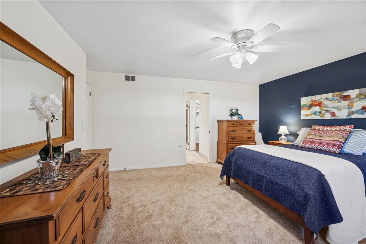 519 Banyon Lane #A, La Grange, IL 60525