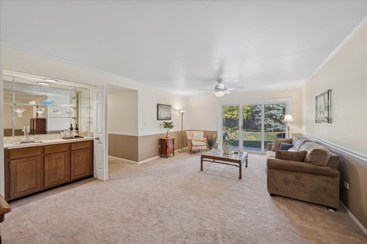 519 Banyon Lane #A, La Grange, IL 60525