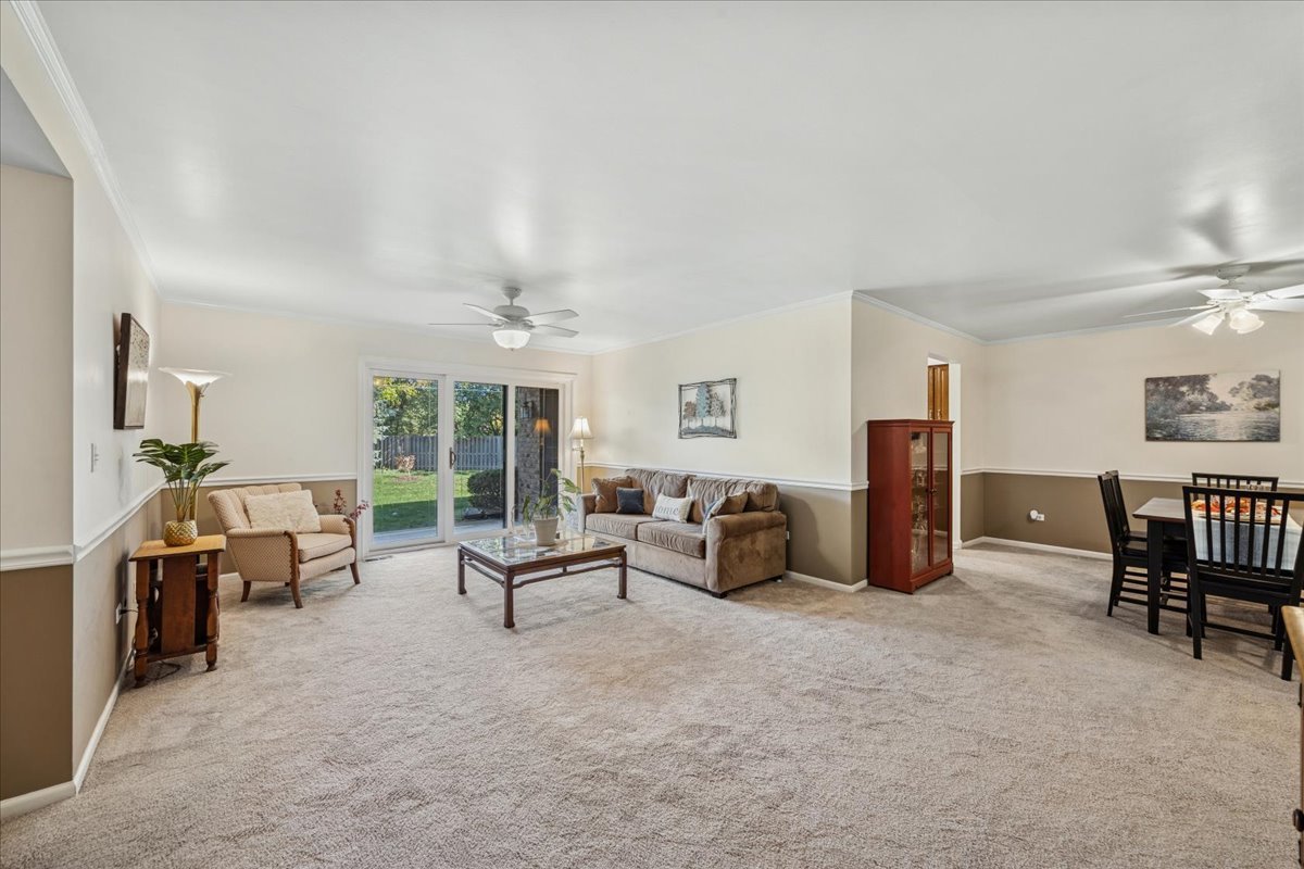 519 Banyon Lane #A, La Grange, IL 60525