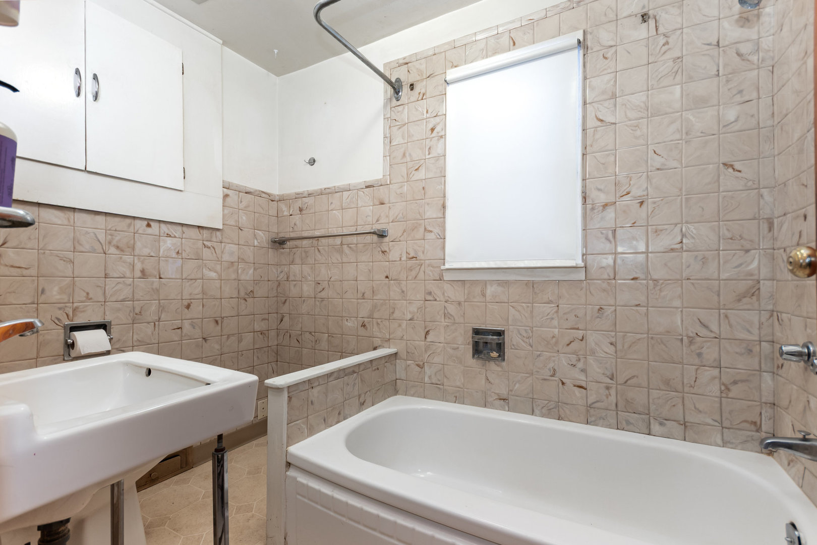 8331 W 102nd Place, Palos Hills, IL 60465