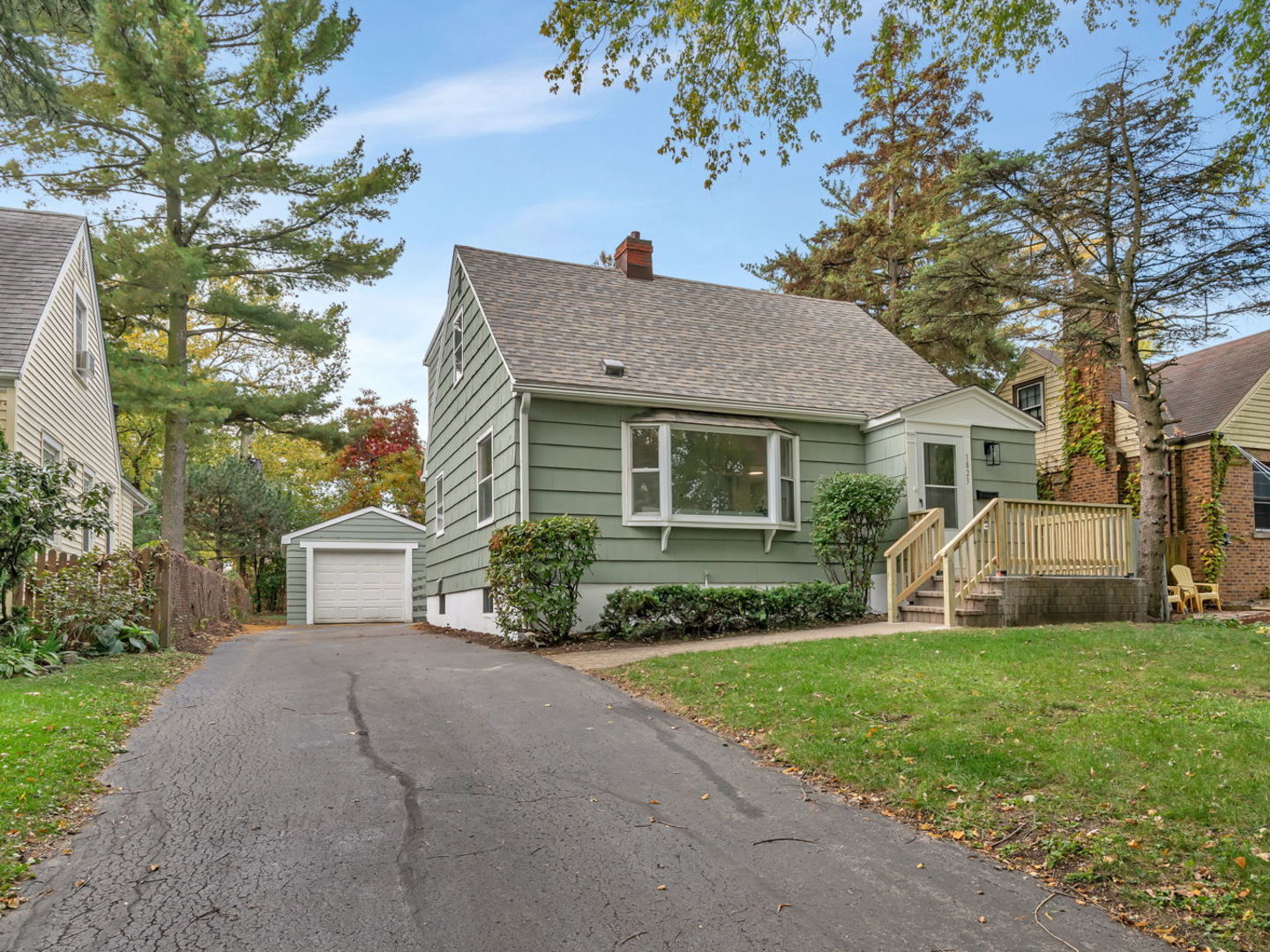 1823 Evergreen Road, Homewood, IL 60430