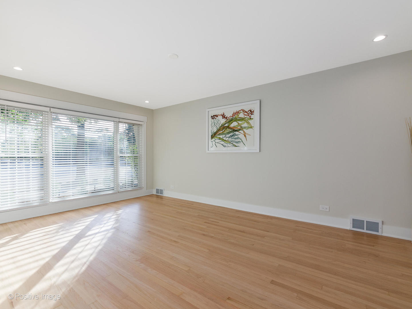 6207 N Hiawatha Avenue, Chicago, IL 60646