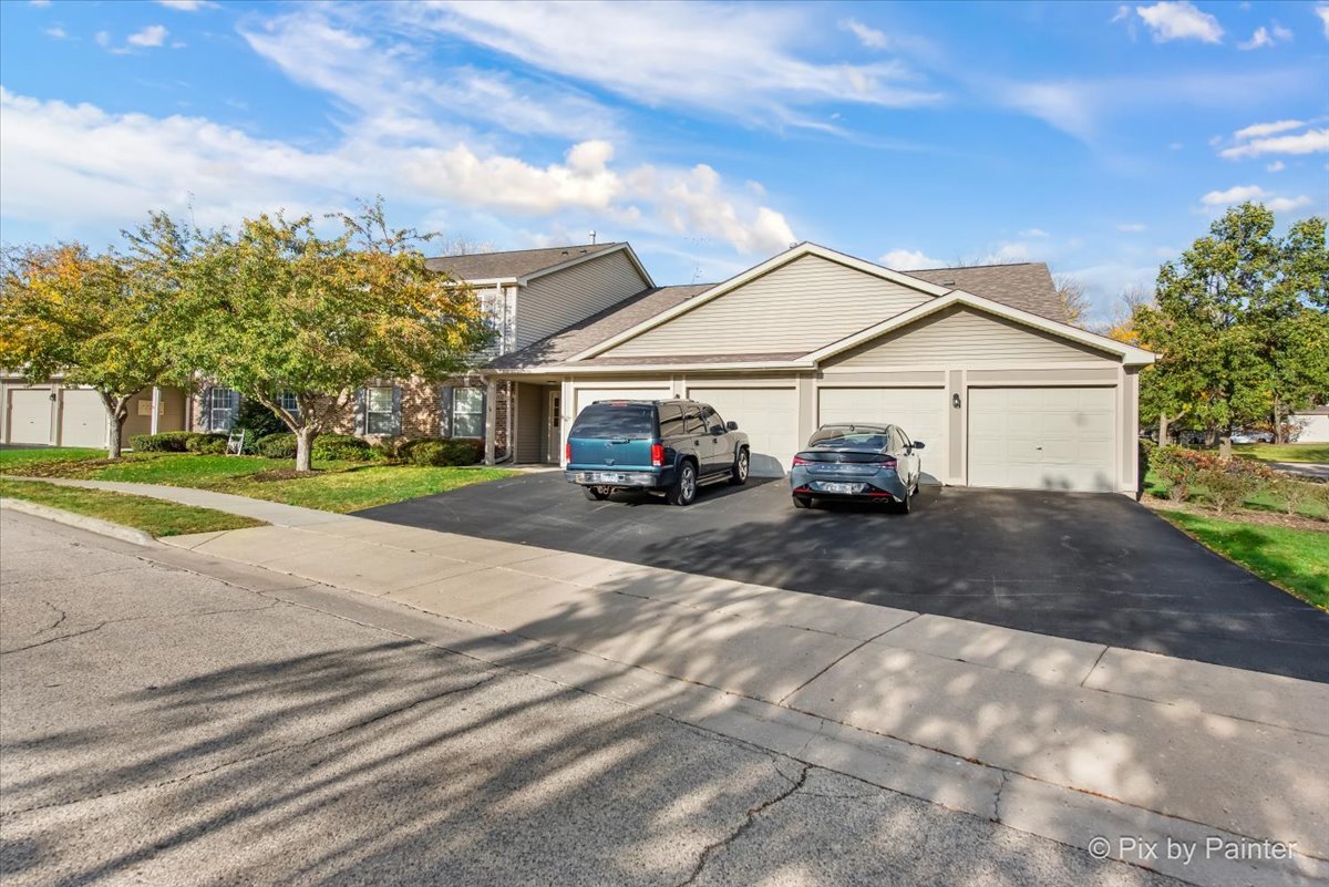 1023 Berkshire Court #C, Elgin, IL 60120
