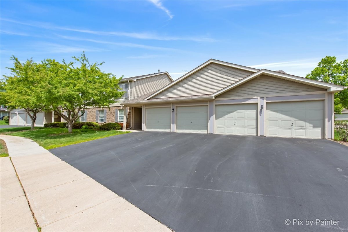 1023 Berkshire Court #C, Elgin, IL 60120