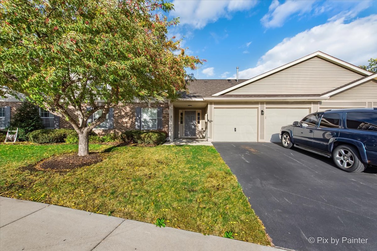 1023 Berkshire Court #C, Elgin, IL 60120
