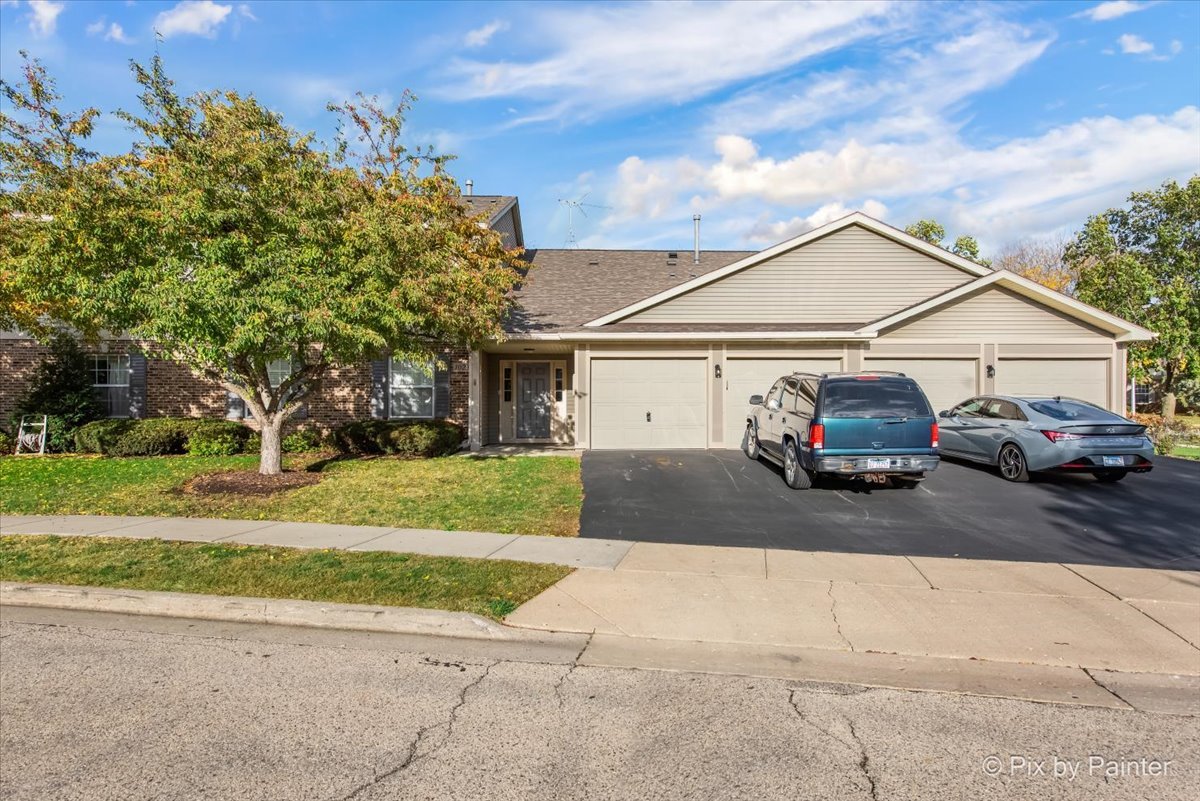 1023 Berkshire Court #C, Elgin, IL 60120