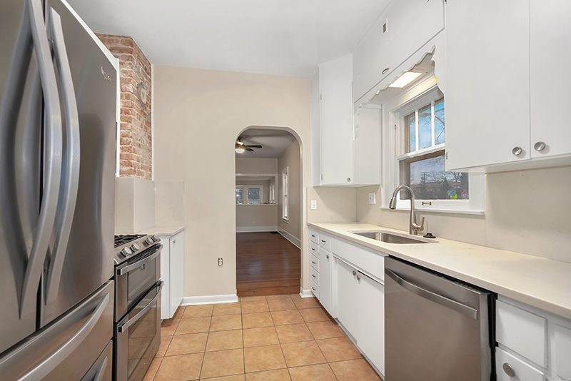 4716 Douglas Road, Downers Grove, IL 60515