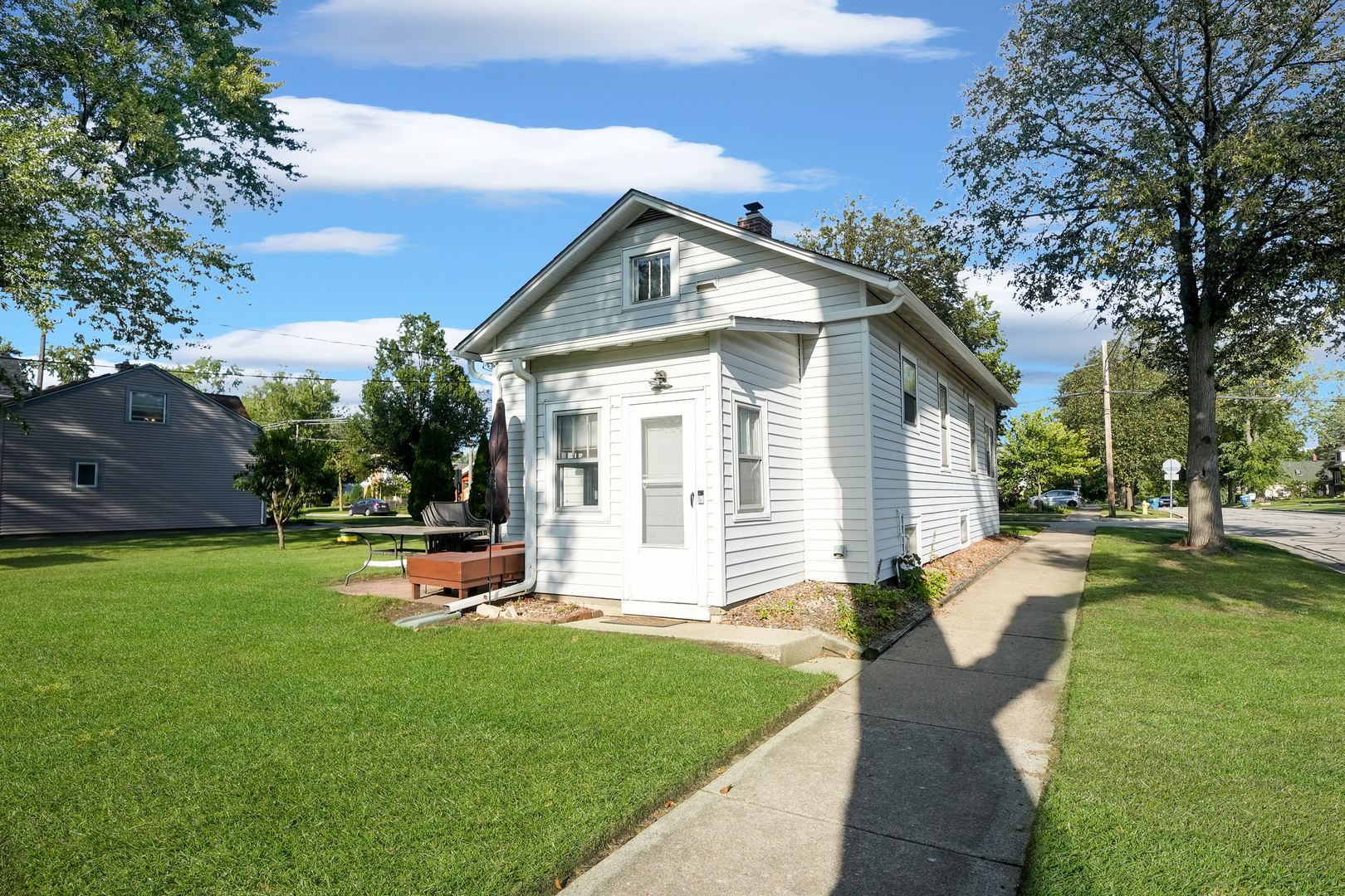 4716 Douglas Road, Downers Grove, IL 60515