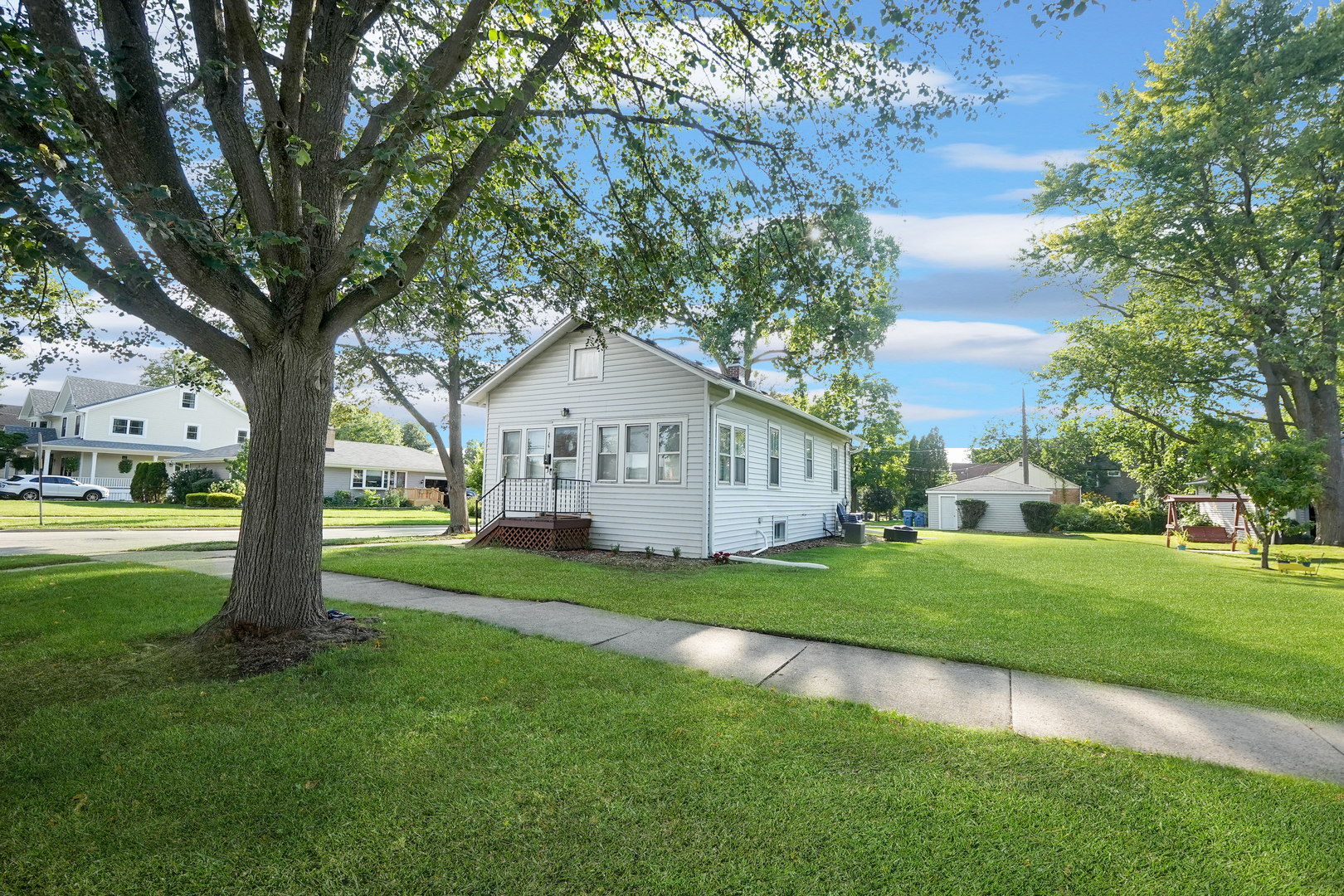 4716 Douglas Road, Downers Grove, IL 60515