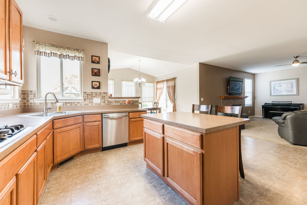 508 Winding Trail, Genoa, IL 60135