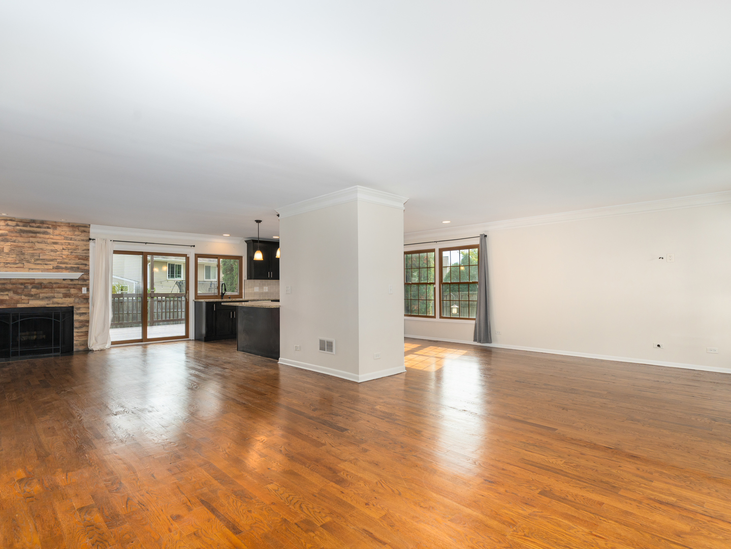 134 S Whispering Hills Drive, Naperville, IL 60540