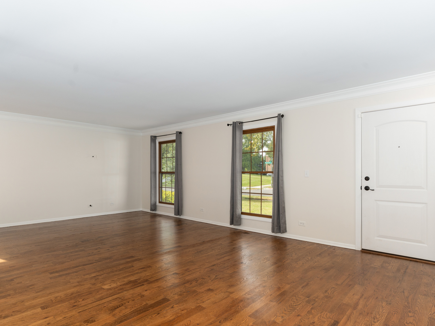 134 S Whispering Hills Drive, Naperville, IL 60540