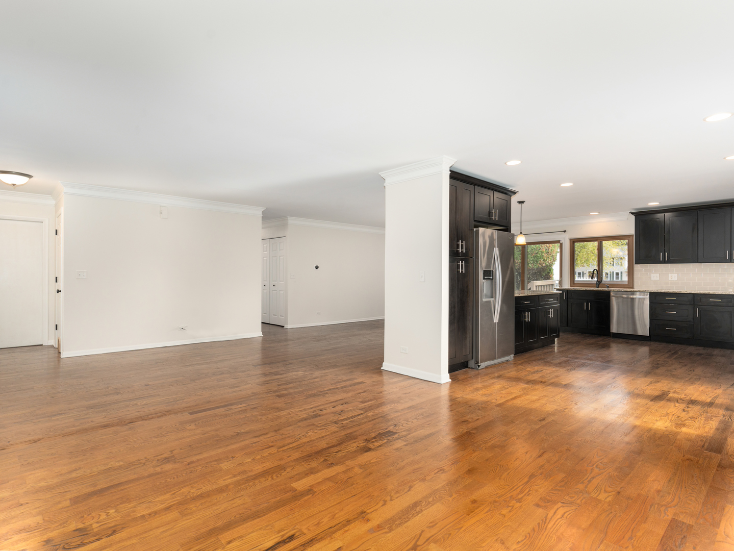 134 S Whispering Hills Drive, Naperville, IL 60540