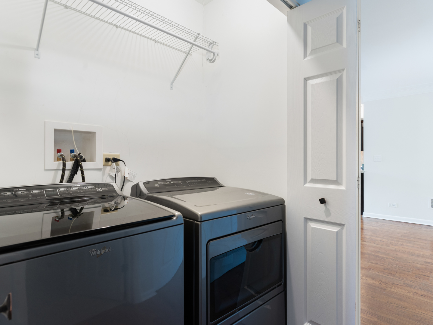 134 S Whispering Hills Drive, Naperville, IL 60540