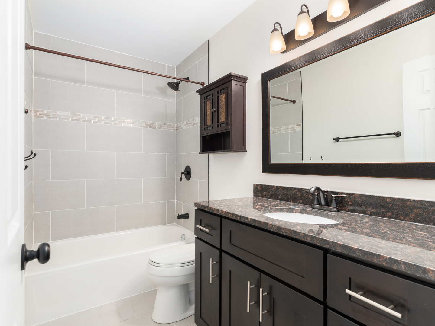 134 S Whispering Hills Drive, Naperville, IL 60540