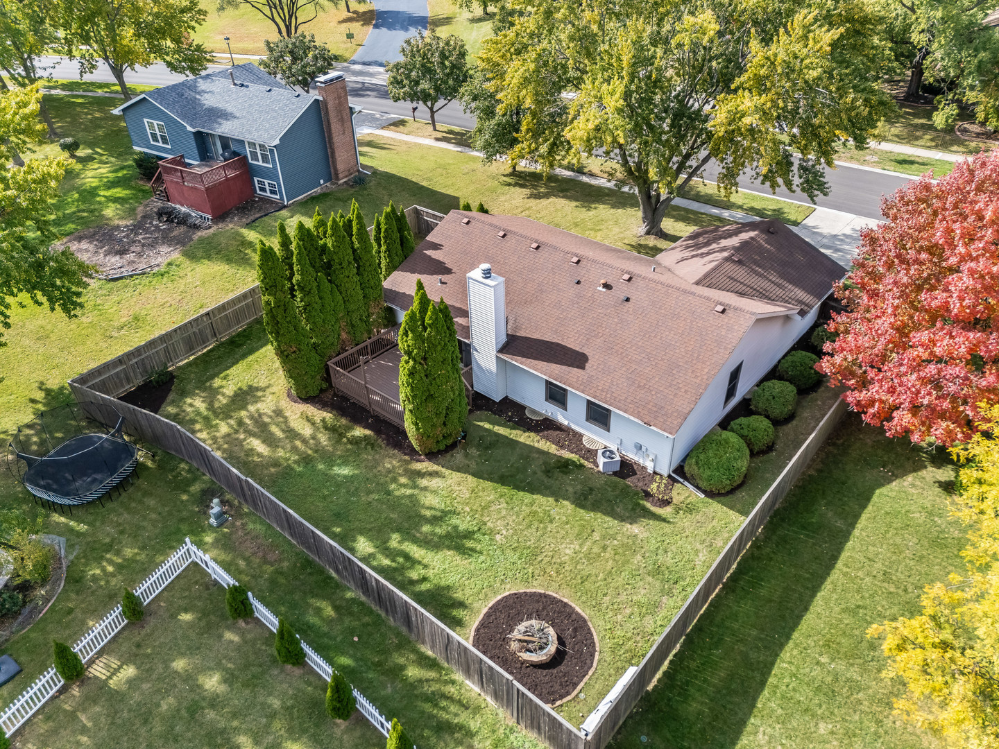 134 S Whispering Hills Drive, Naperville, IL 60540