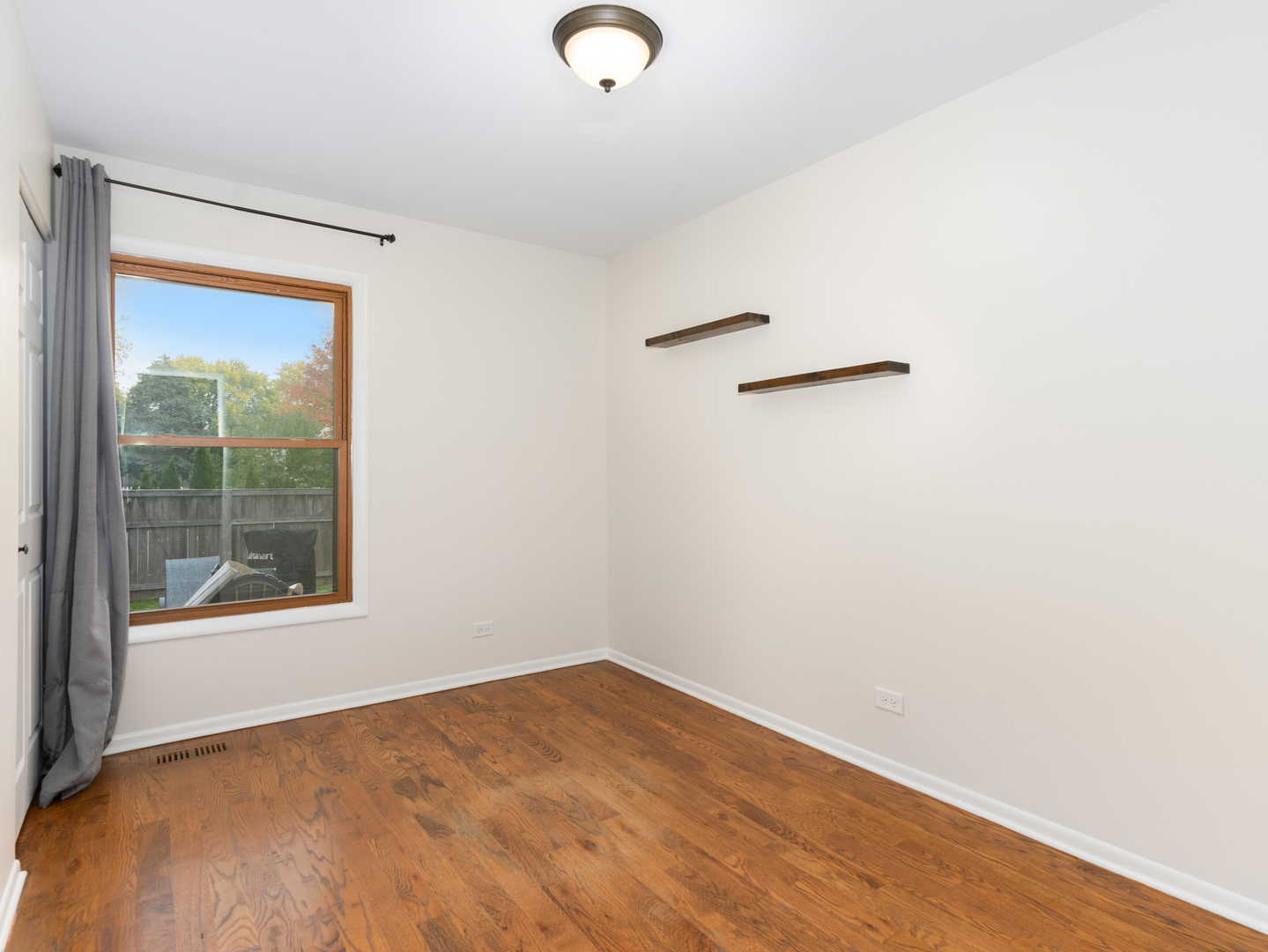 134 S Whispering Hills Drive, Naperville, IL 60540