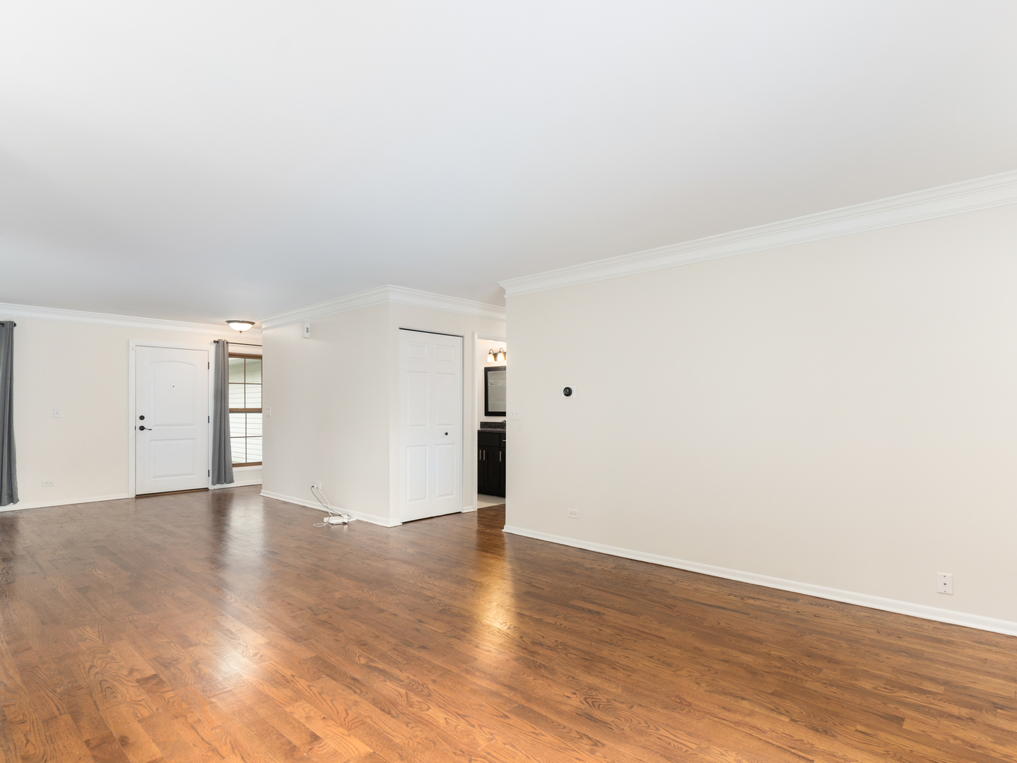 134 S Whispering Hills Drive, Naperville, IL 60540