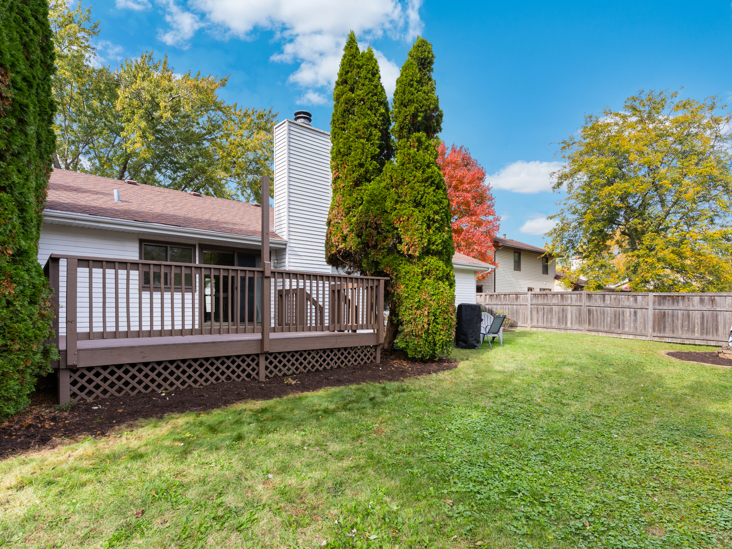 134 S Whispering Hills Drive, Naperville, IL 60540