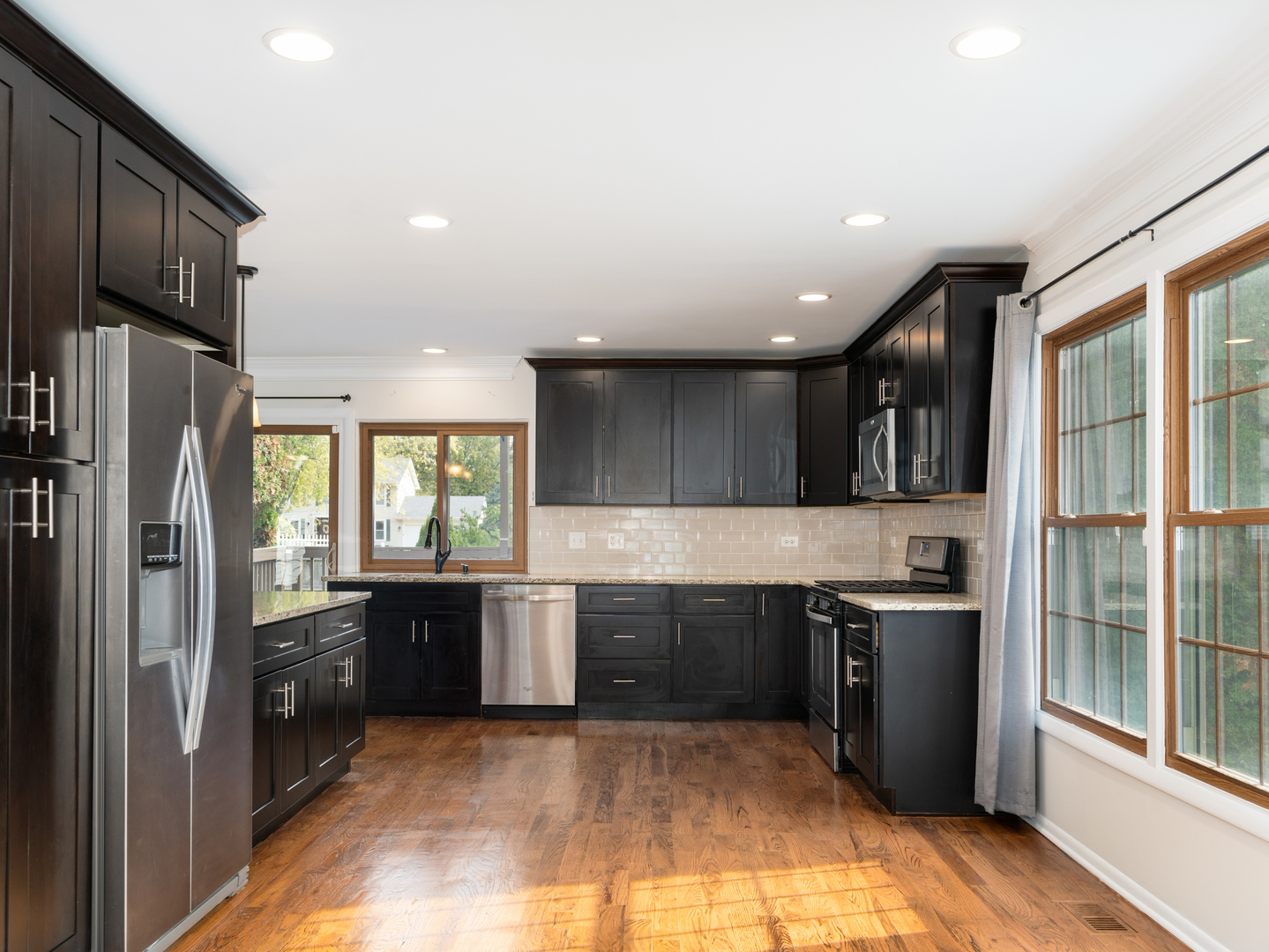 134 S Whispering Hills Drive, Naperville, IL 60540