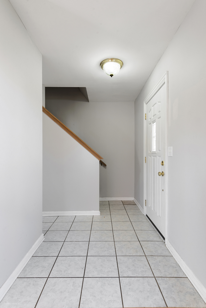 1093 SYMPHONY Drive #1093, Aurora, IL 60504