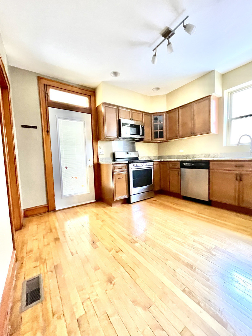 3227 N Albany Avenue #1, Chicago, IL 60618