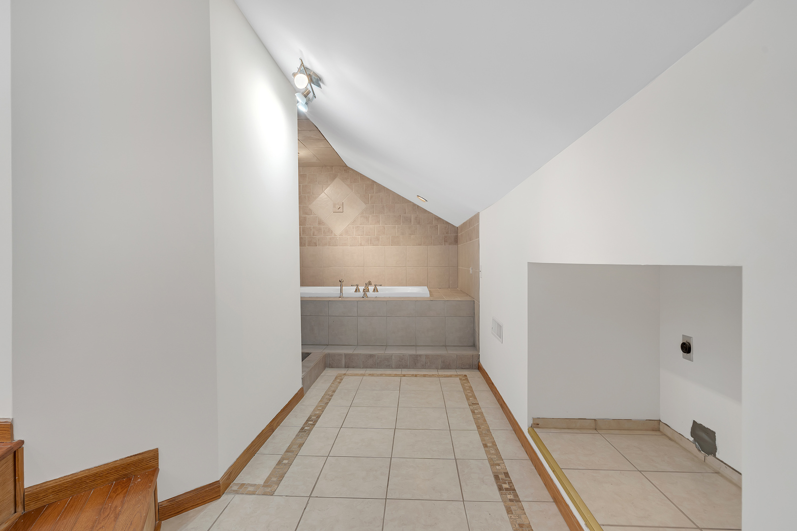 27514 N Forest Garden Road, Wauconda, IL 60084