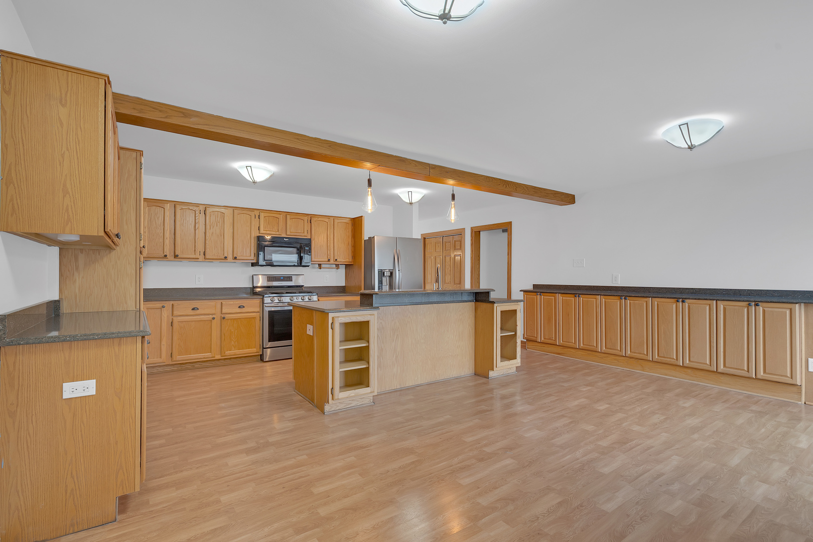 27514 N Forest Garden Road, Wauconda, IL 60084