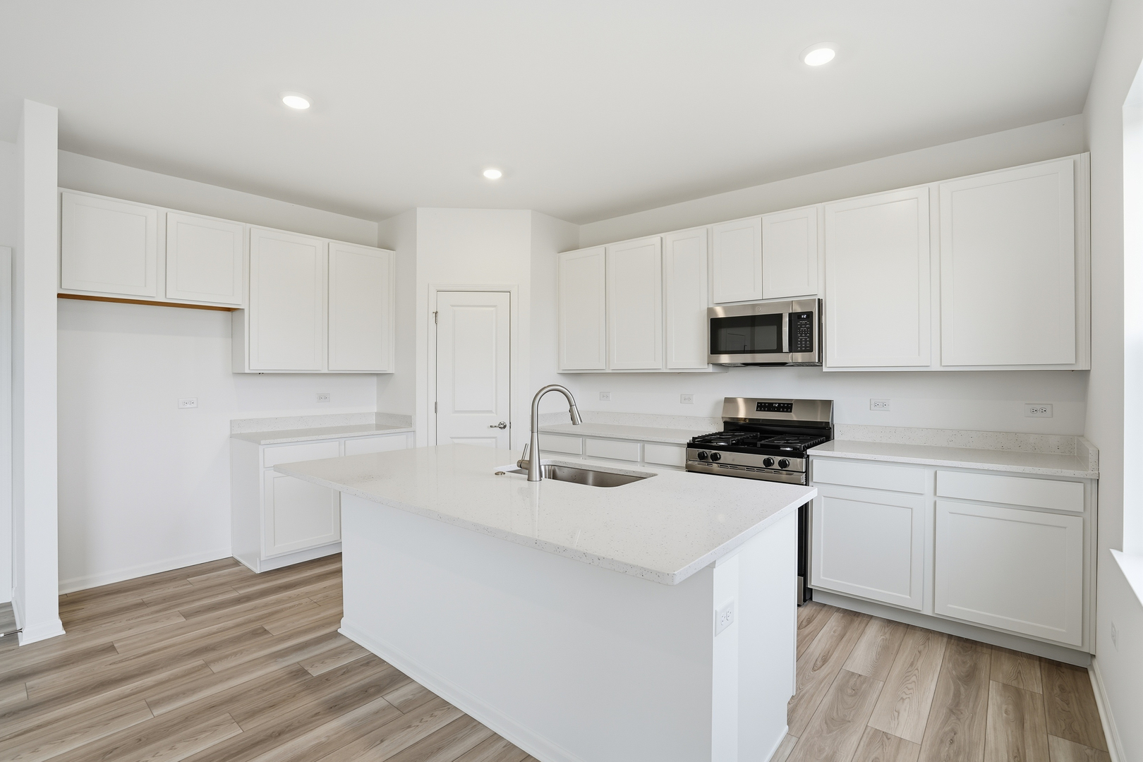 342 Danforth Drive, Oswego, IL 60543