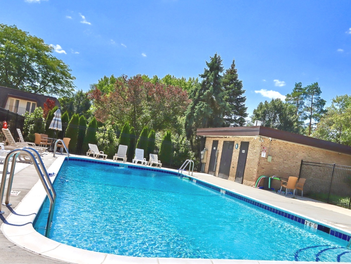 1847 Tanglewood Drive #3B, Glenview, IL 60025