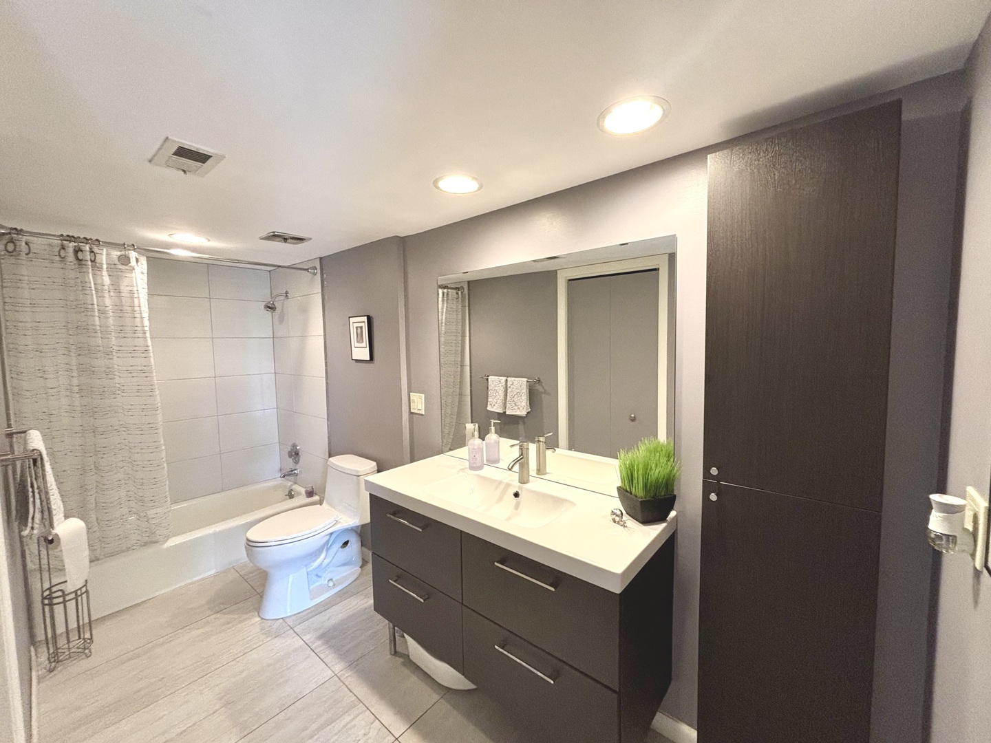 1847 Tanglewood Drive #3B, Glenview, IL 60025