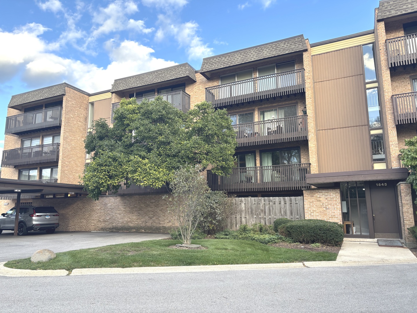 1847 Tanglewood Drive #3B, Glenview, IL 60025