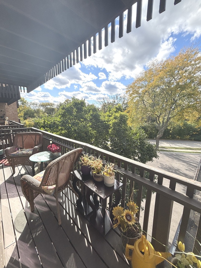 1847 Tanglewood Drive #3B, Glenview, IL 60025