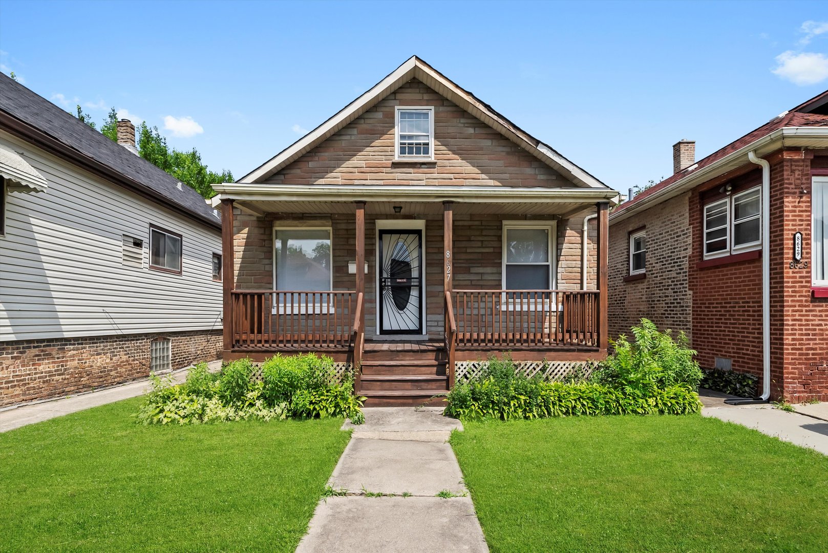 8627 S Essex Avenue, Chicago, IL 60617